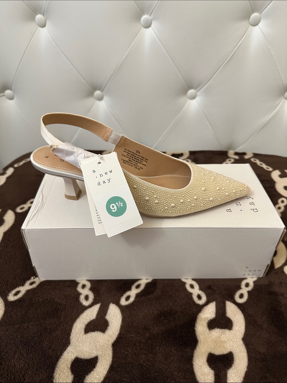🌺🌺 a new day Pearl-Trimmed Cream Pointed Slingback Flats